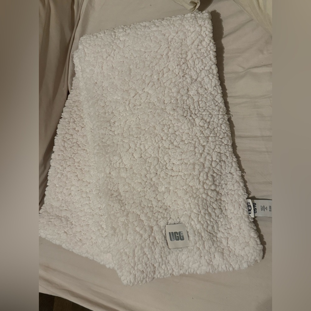 UGG blanket scarf